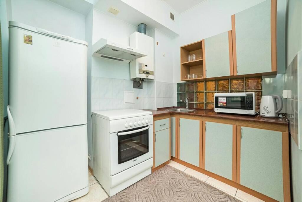 Сонячні Апартаменти На Хрещатику Kiev Extérieur photo